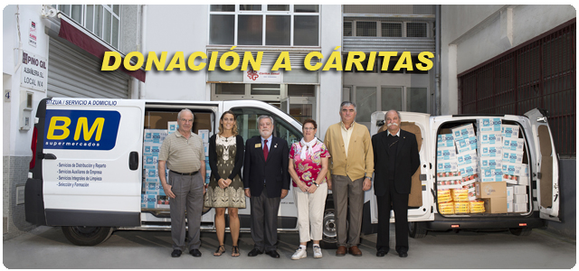 Entrega de alimentos a Cáritas