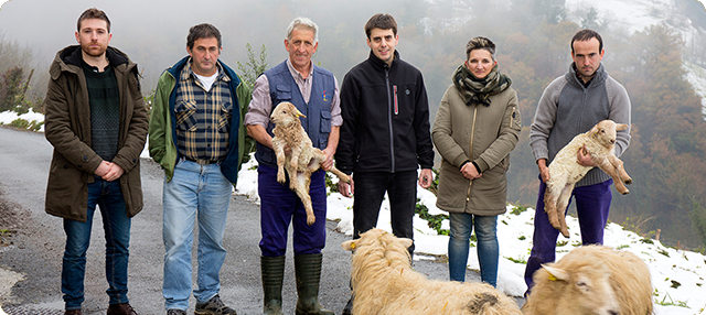 Ganaderos de la Asociación LARSABI 