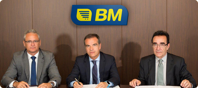Firma del acuerdo entre Grupo Uvesco y Banco Sabadell